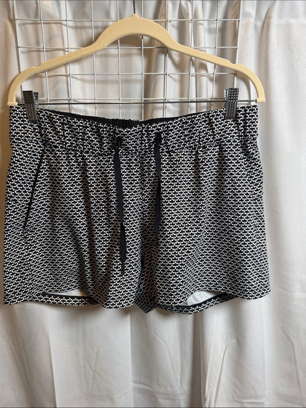 lululemon athletica Black and White Micro-Pattern Drawstring Shorts 3”